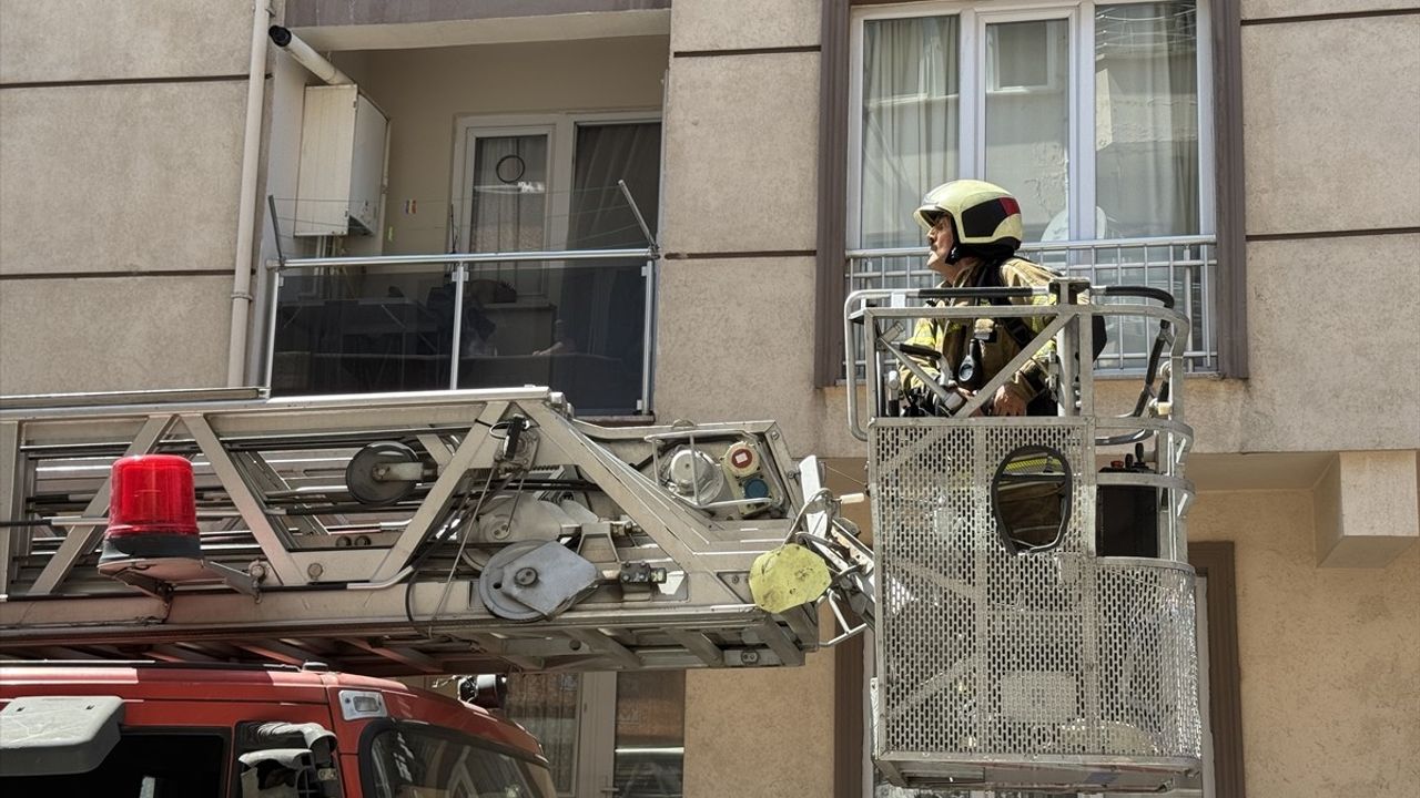 Bursa'da Çatı Katında Yangın Söndürüldü
