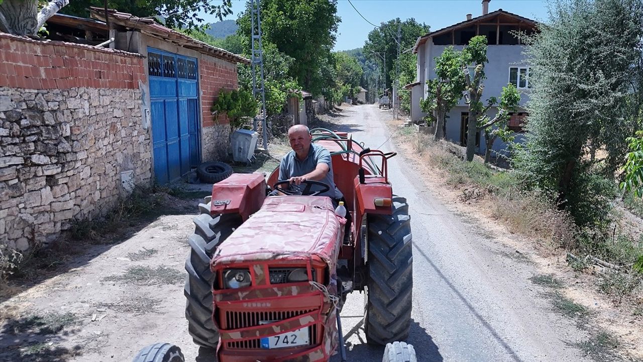 Bursa'da Çiftçinin Cesareti: Patlak Lastikle Orman Yangınına Su Taşıdı