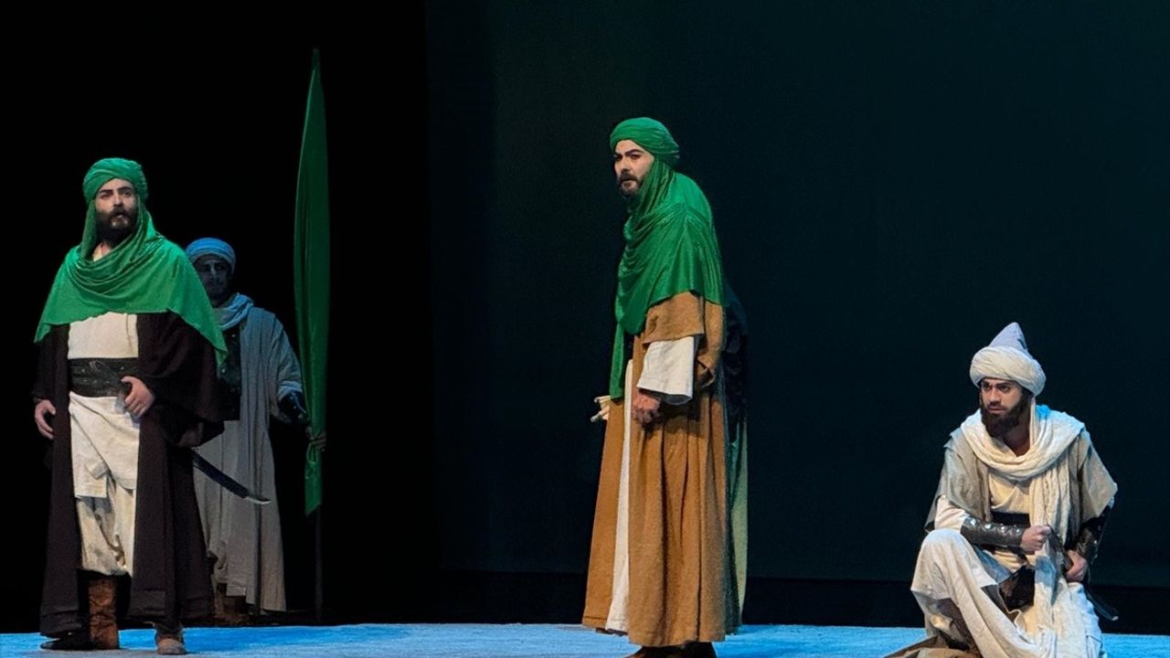 Bursa'da 'Kerbela' Tiyatro Oyunu Sahnelendi