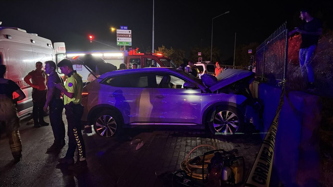 Bursa'da Korkunç Kaza: 2'si Ağır 8 Yaralı