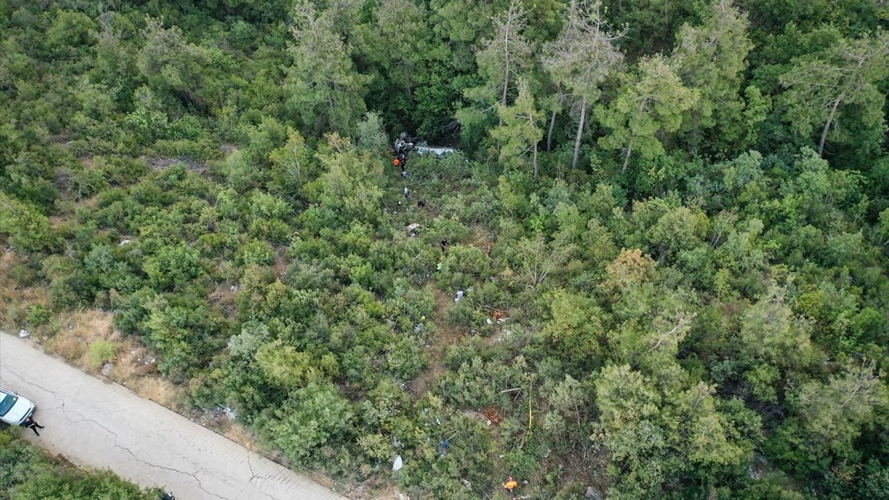 Bursa'da Orman Yangını Bölgesine Su Taşıyan Tankerin Devrilmesi Sonucu 3 Kişi Hayatını Kaybetti