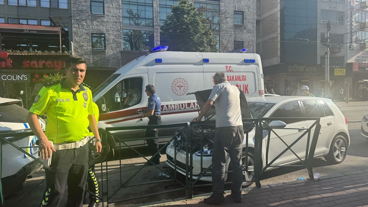 Bursa'da Park Denetimi Sırasında Polis Memuruna Otomobil Çarptı