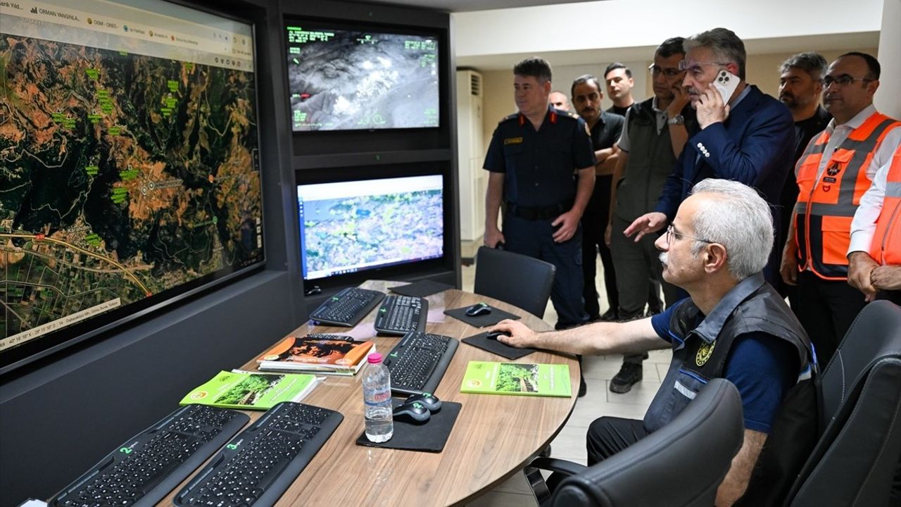 Bursa'daki Orman Yangınına Müdahale Sürüyor