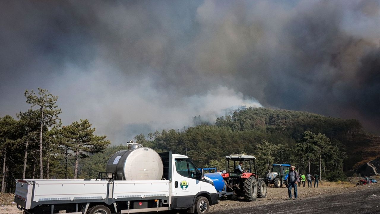 Bursa Orhaneli'nde Orman Yangınına Müdahale Devam Ediyor