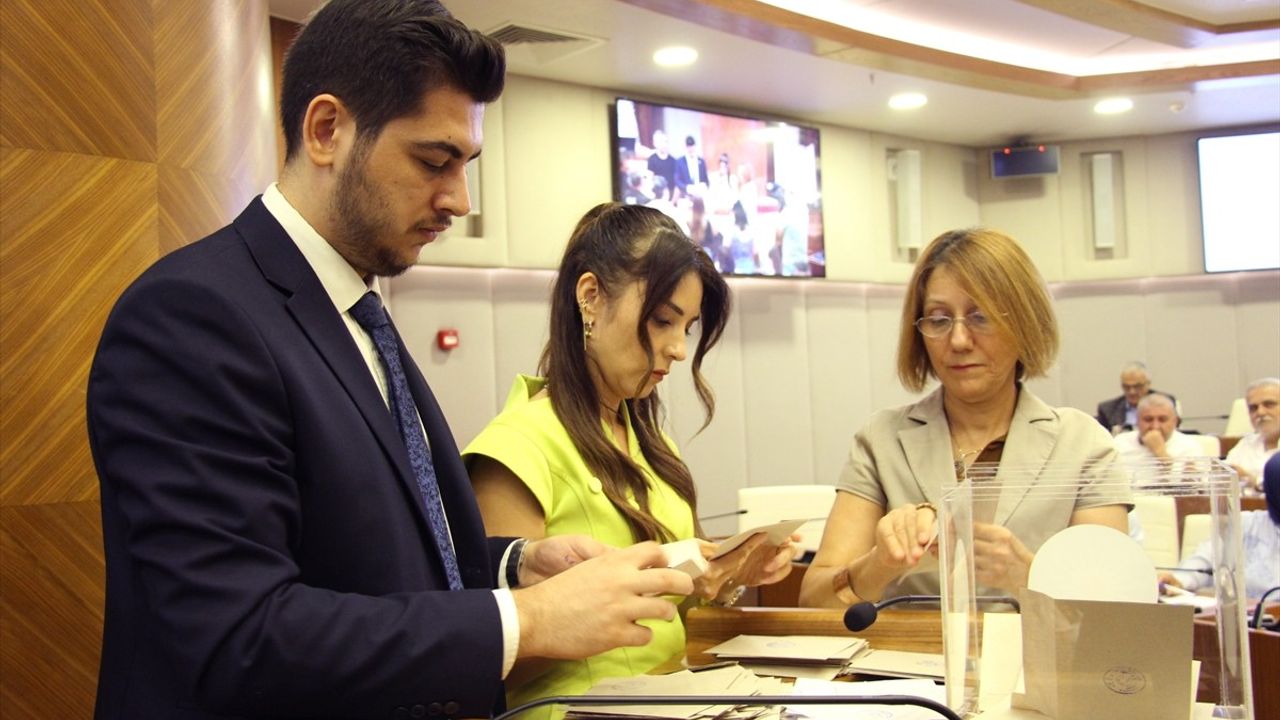 Büşra Özdemir Antalya Büyükşehir Belediyesi Başkanvekili Oldu