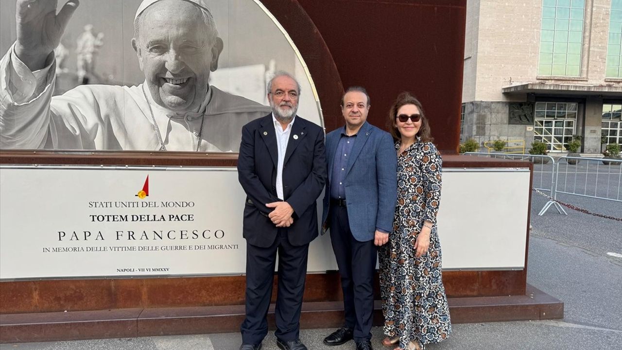 Büyükelçi Bağış, Napoli'de Barış Müzesi'ni Ziyaret Etti