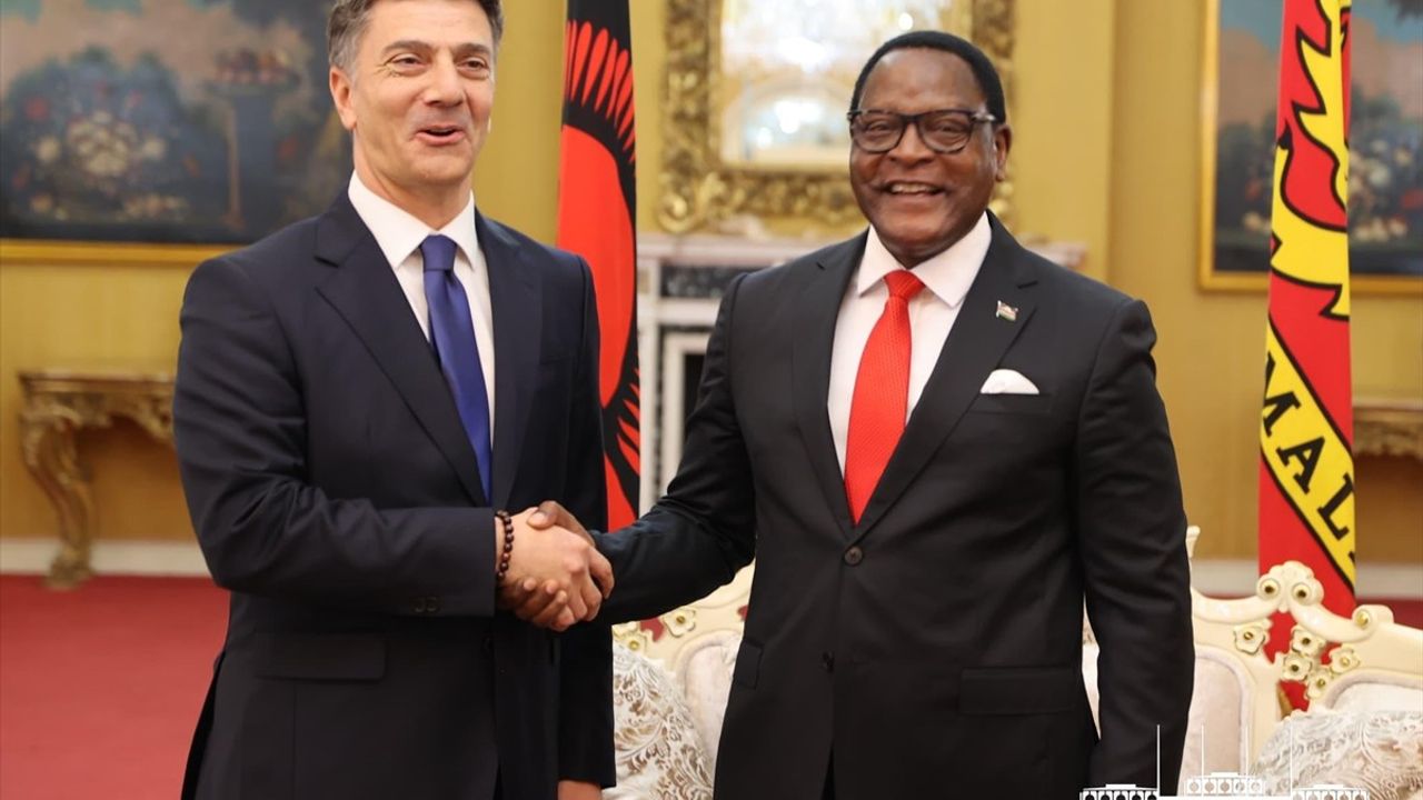 Büyükelçi Dicle, Malavi Cumhurbaşkanı Chakwera'ya Güven Mektubunu Sundu