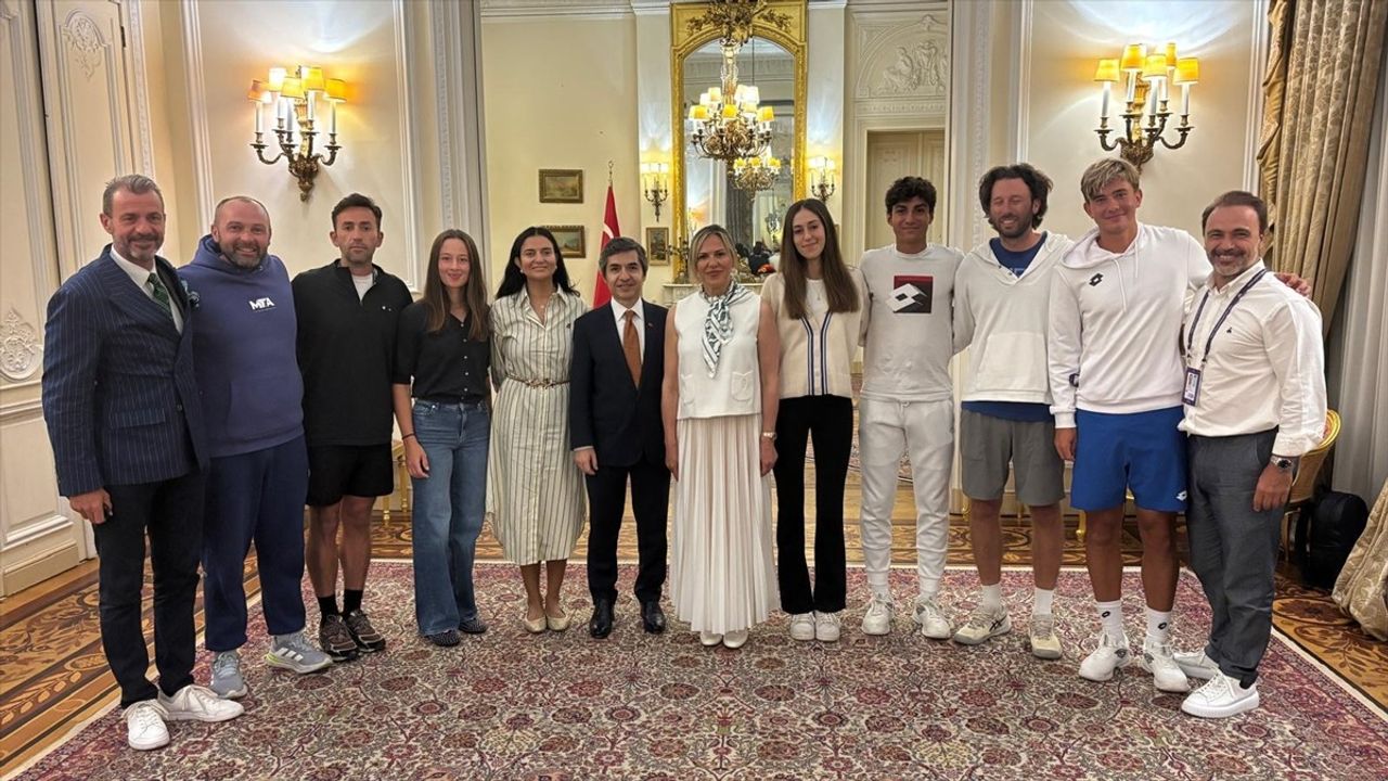 Büyükelçi Ertaş, Wimbledon'daki Türk Sporcuları Ağırladı