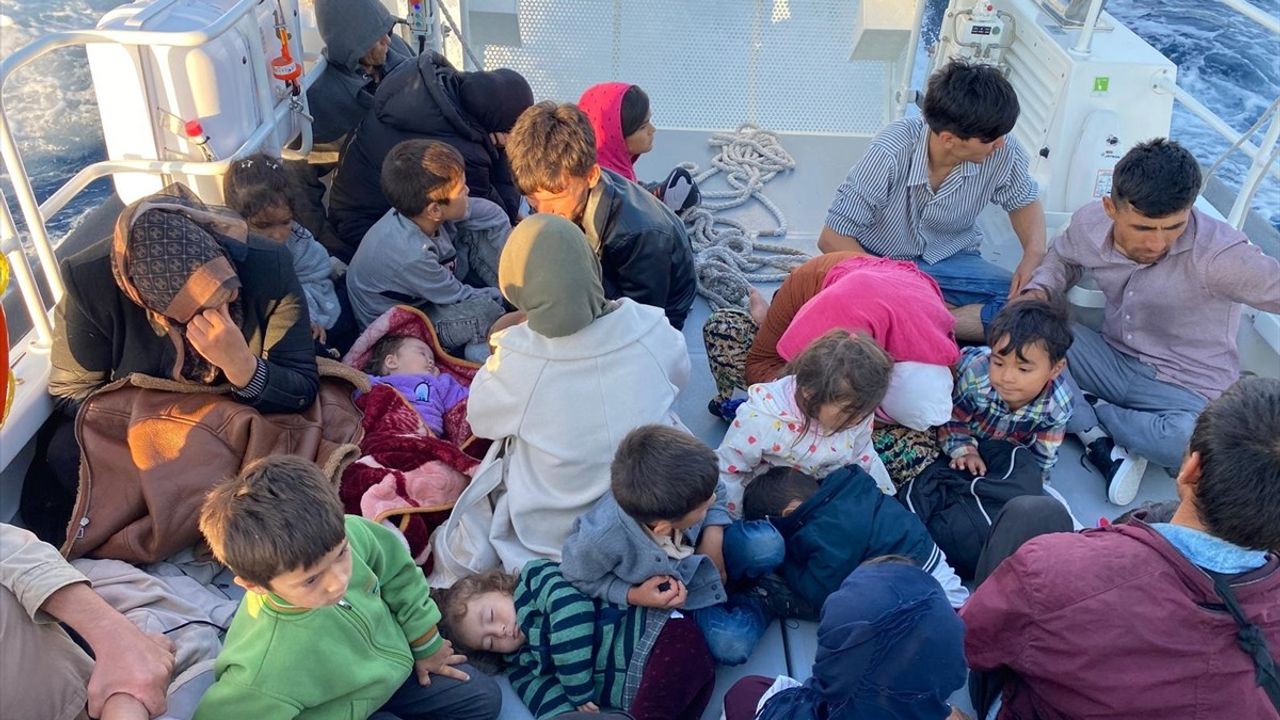 Çanakkale'de 27 Düzensiz Göçmen Kurtarıldı