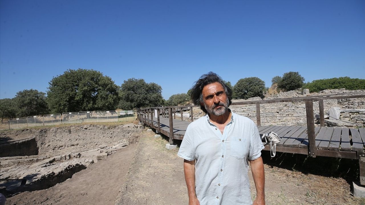 Çanakkale'de Troya Savaşının İzleri Kazılarda Ortaya Çıkıyor