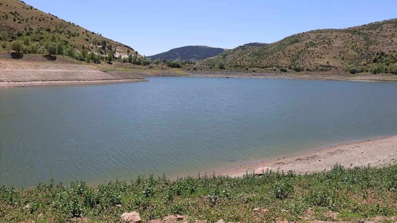 Çankırı'daki Güldürcek Barajı'nda Su Seviyesi Tehlikeli Düşüşte