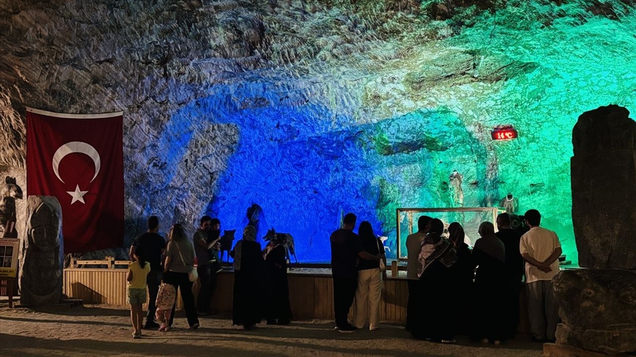 Çankırı Yer Altı Tuz Şehri: Serin Havasıyla Ziyaretçilerini Bekliyor