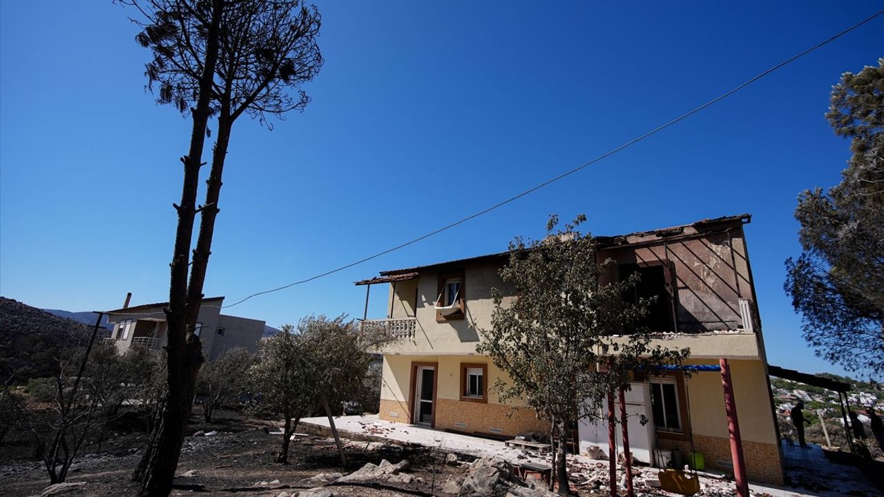 Çeşme'de Yangın: Mahalle Sakinleri Zararlarını Anlattı