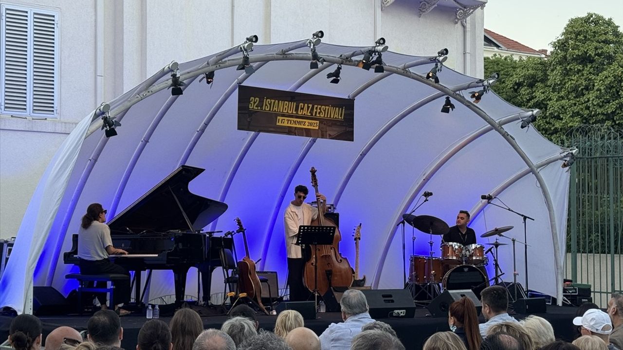 Chiara Civello, İtalya Başkonsolosluğu'nda Muhteşem Bir Caz Konseri Verdi