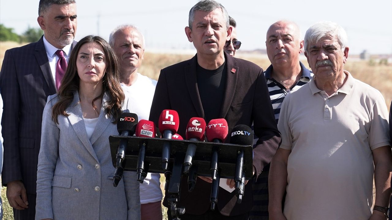 CHP Genel Başkanı Özgür Özel, İmamoğlu'na Cezaevinde Ziyaret Gerçekleştirdi