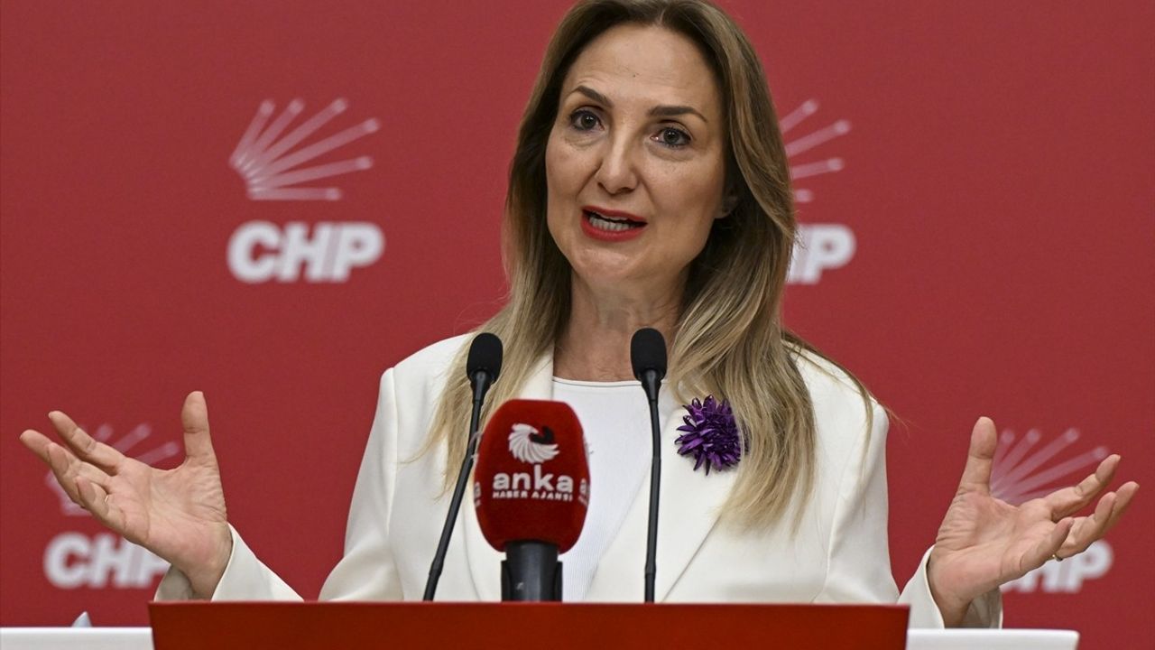 CHP'li Nazlıaka: Yarım Zamanlı Çalışma Yönetmeliği Kadınları Tehdit Ediyor