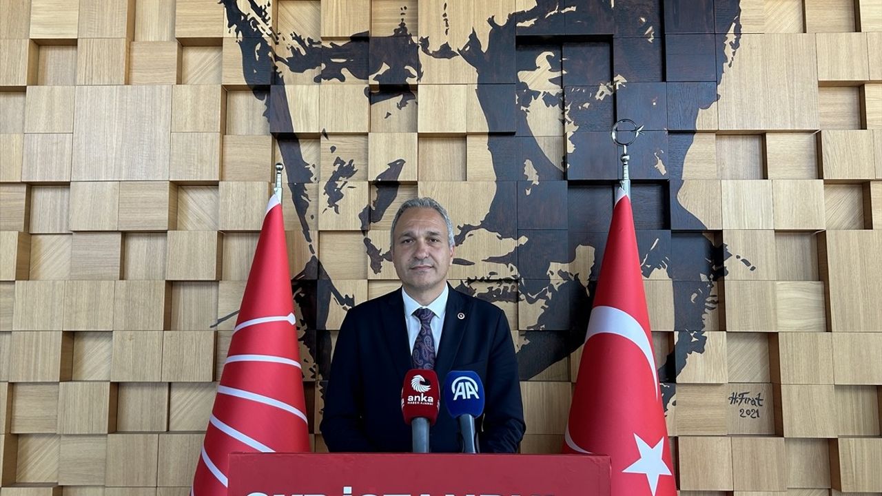 CHP'li Özçağdaş'tan LGS Tercih Sürecine Dair Basın Toplantısı