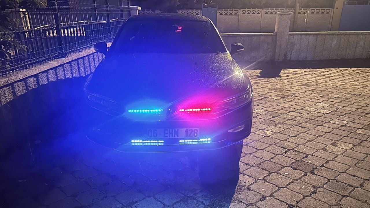 Çorum'da Usulsüz Çakar Kullanan İki Kişiye 276 Bin TL Ceza