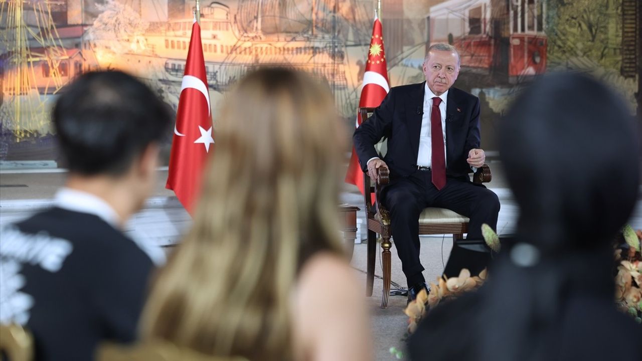 Cumhurbaşkanı Erdoğan Gençlerle Tütünle Mücadele Programında Buluştu