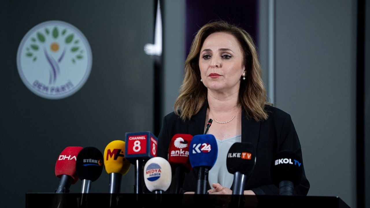 DEM Parti Sözcüsü Ayşegül Doğan, Kritik Görüşmeler Hakkında Bilgi Verdi