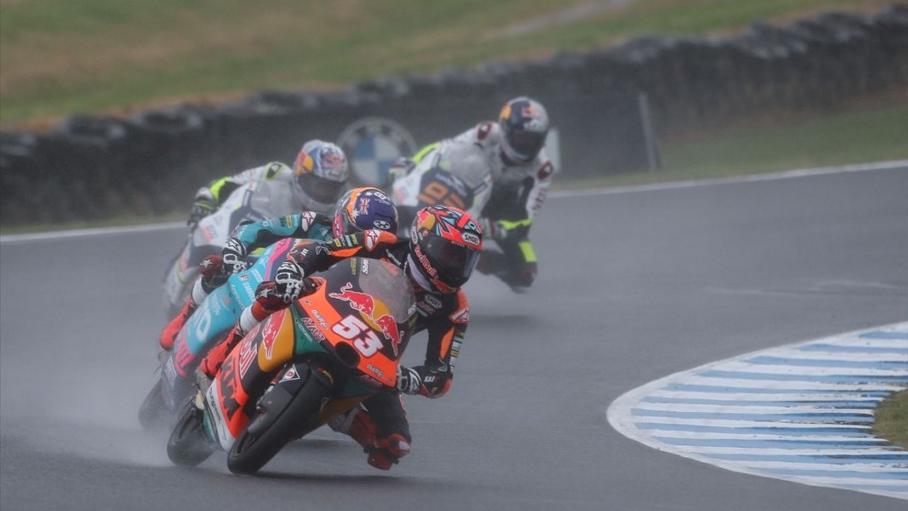 Deniz Öncü, Moto2 Almanya Yarışını Kazandı