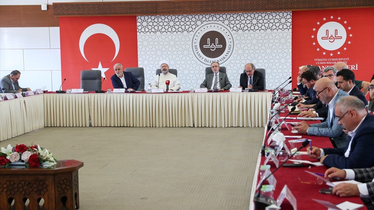 Diyanet İşleri Başkanı Erbaş: "Kur'an'a Olan İhtiyaç Giderek Artıyor"