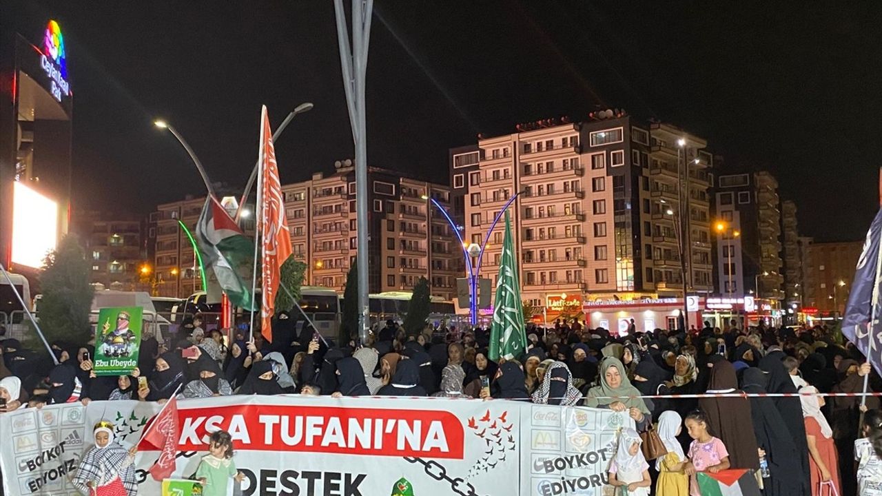 Diyarbakır'da İsrail'in Gazze'ye Saldırılarına Büyük Protesto