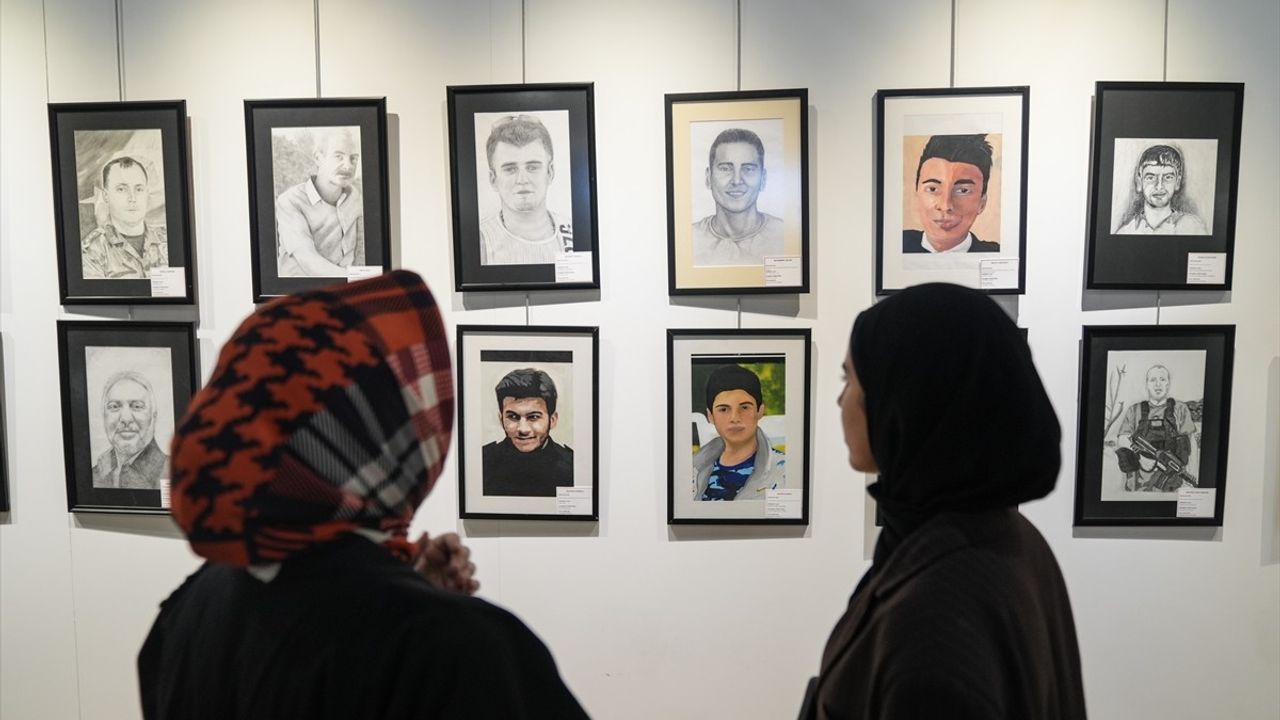 Dolmabahçe'de '253 Şehit 253 Portre' Sergisi Açıldı