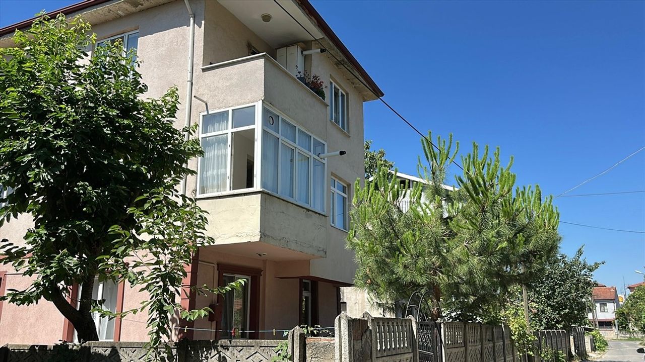 Düzce'de Korkunç Olay: Karısı Tarafından Bıçaklanan Adam Hayatını Kaybetti