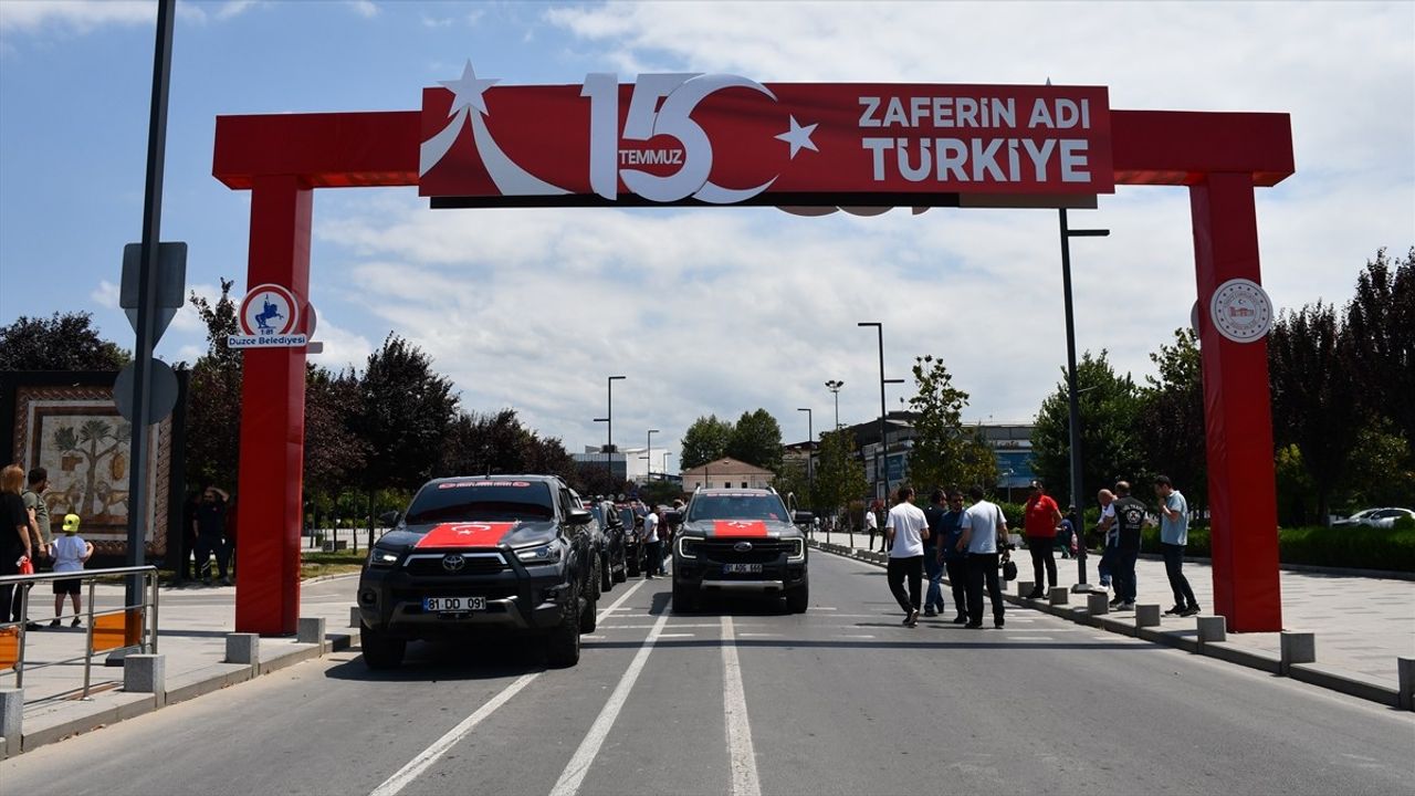 Düzce'de Off-Road Tutkunlarından '15 Temmuz' Turu