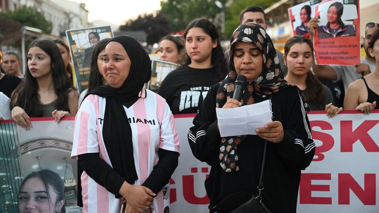 Edirne'de Gülden Coni İçin Anma Yürüyüşü Gerçekleştirildi