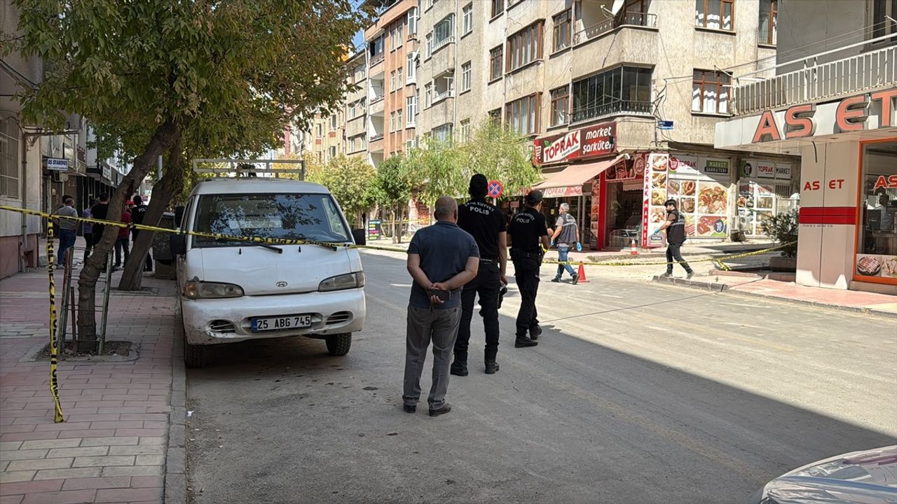 Elazığ'da Havaya Ateş Açan Zanlıya Müdahale: 1 Polis Yaralandı