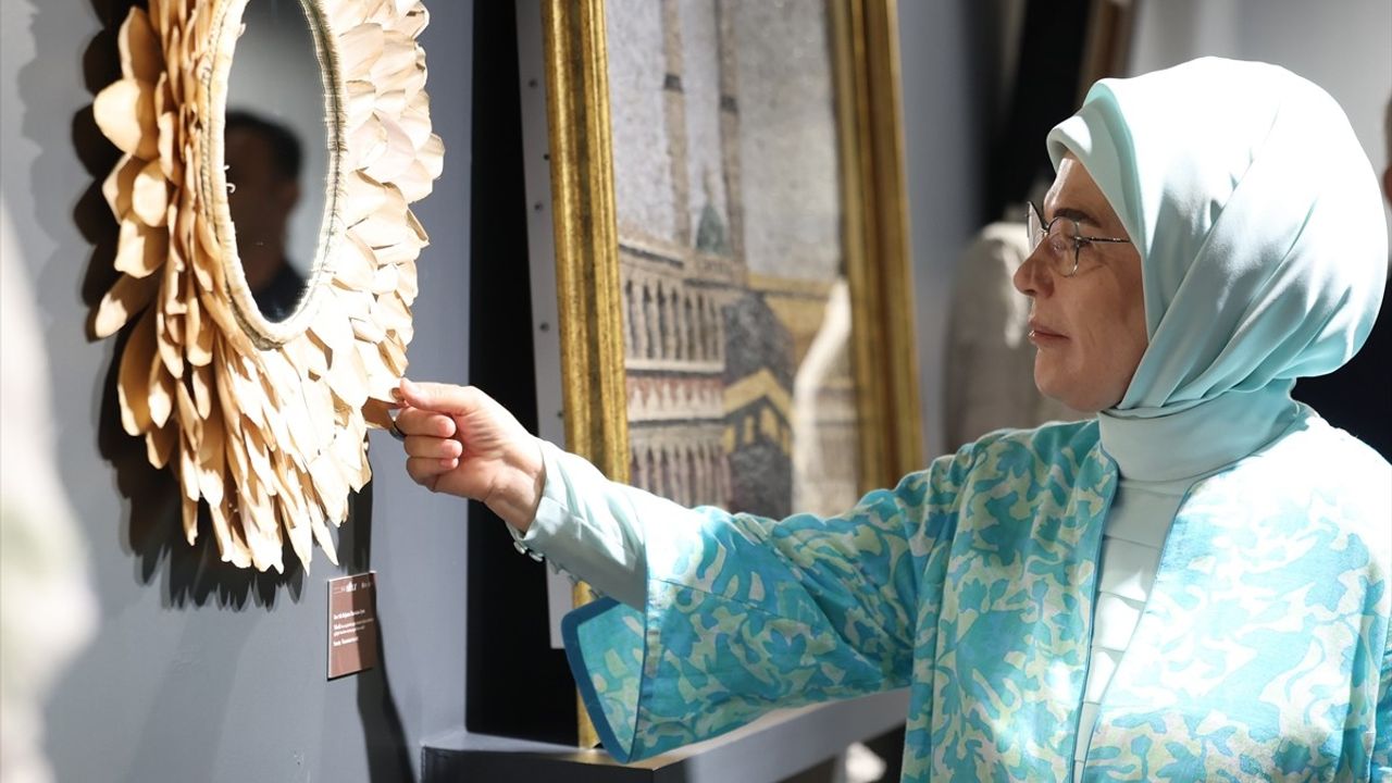 Emine Erdoğan, Ümraniye Çevre Şenliği'nde Geri Dönüşüm Etkinliklerine Katıldı