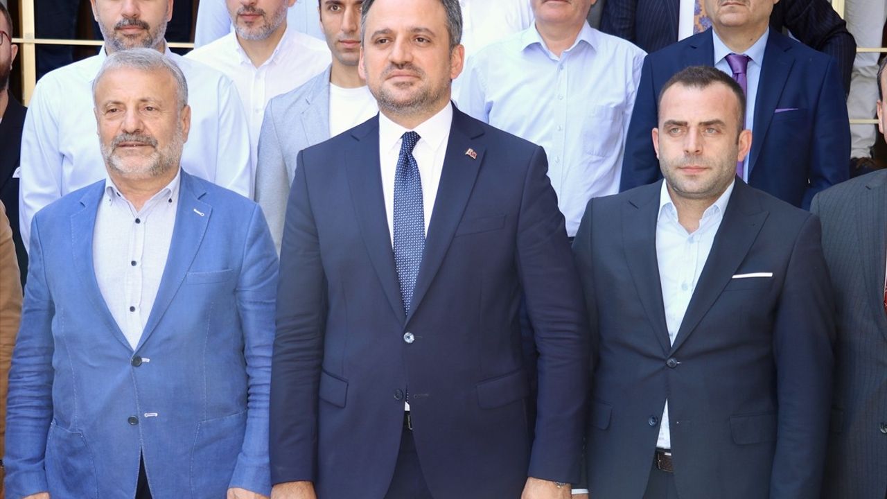 Eminoğlu: İnsani Kriz Gazze'deki Çocukları Tehdit Ediyor