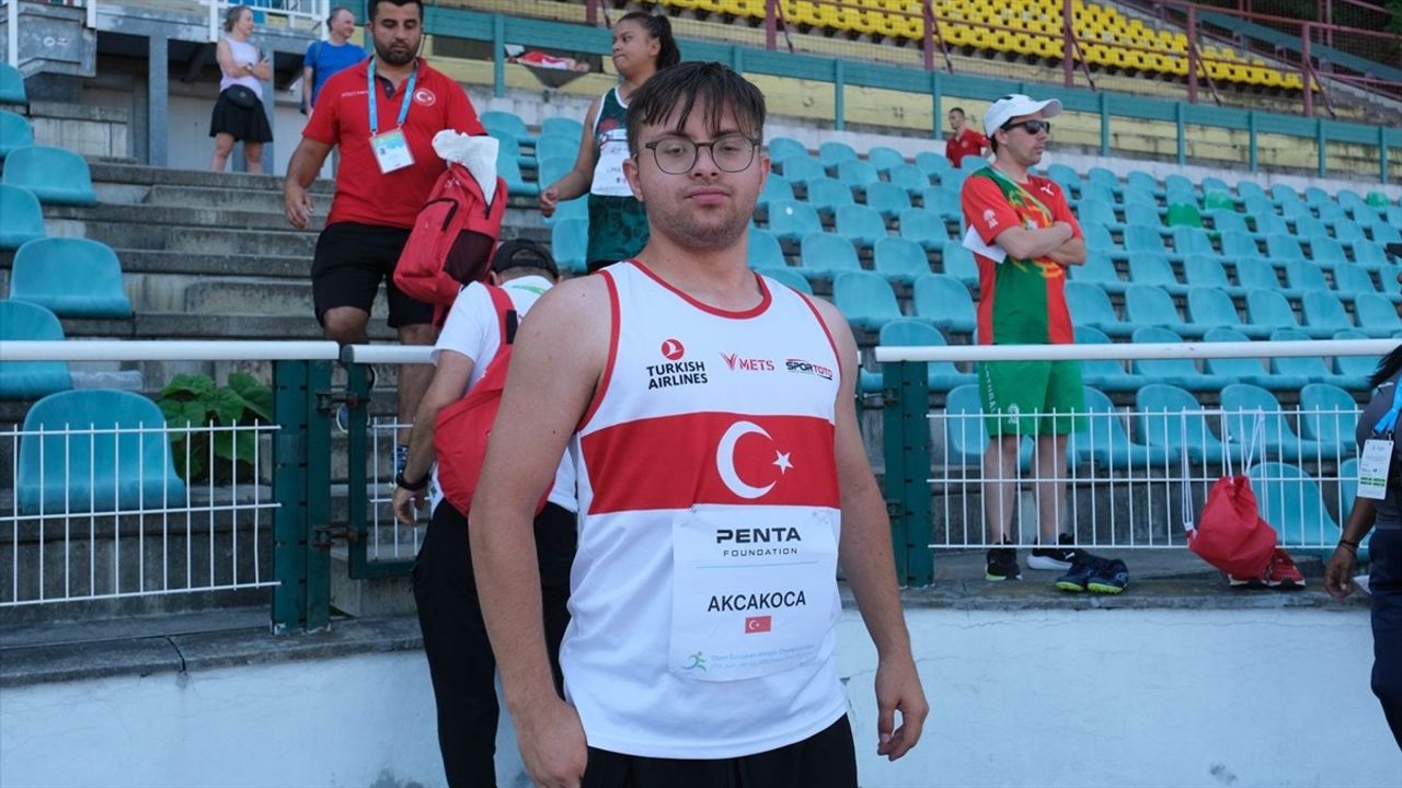 Emirhan Akçakoca, Avrupa Şampiyonasında 3 Altın Madalya Kazandı