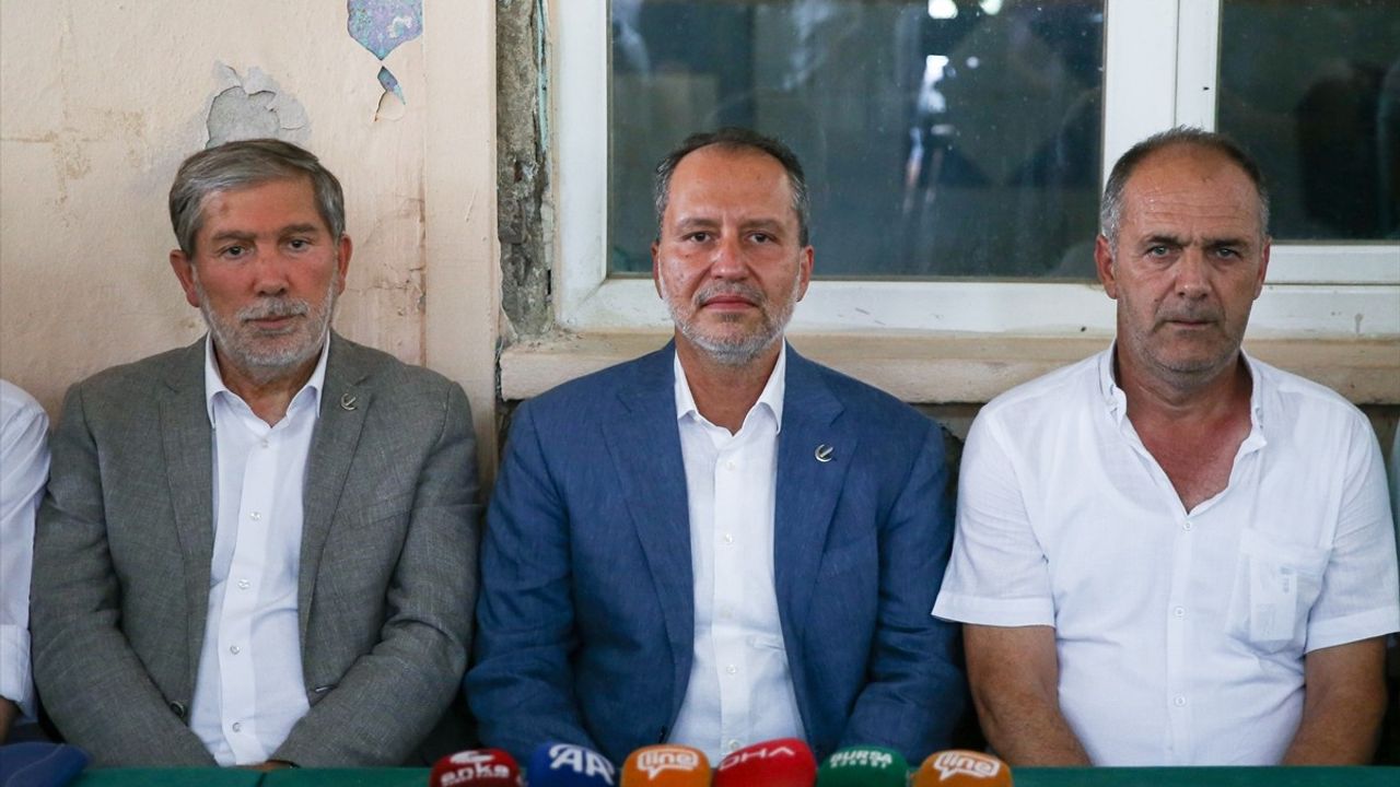 Erbakan Bursa'da Orman Yangınından Etkilenen Mahalleyi Ziyaret Etti