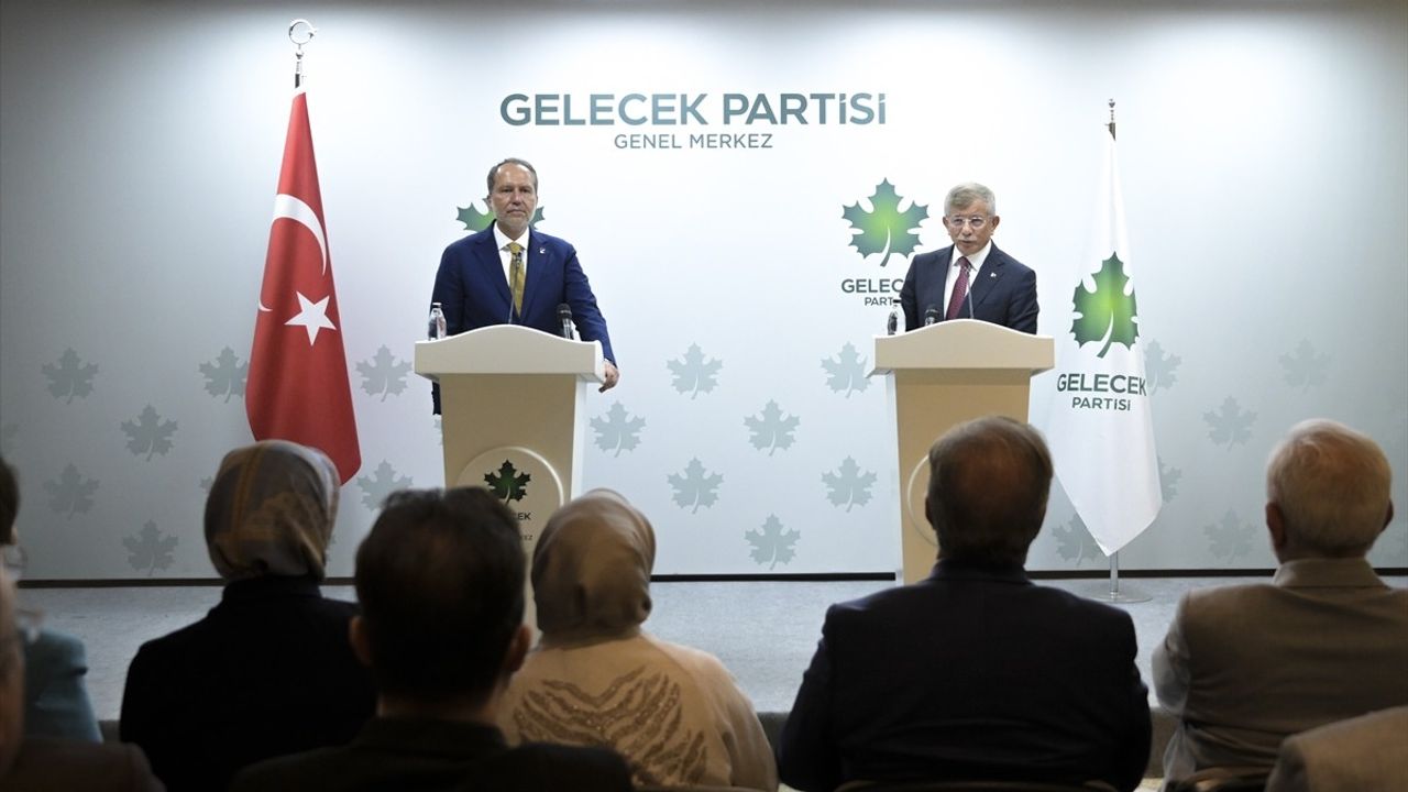 Erbakan ve Davutoğlu'dan Kritik Ziyaret