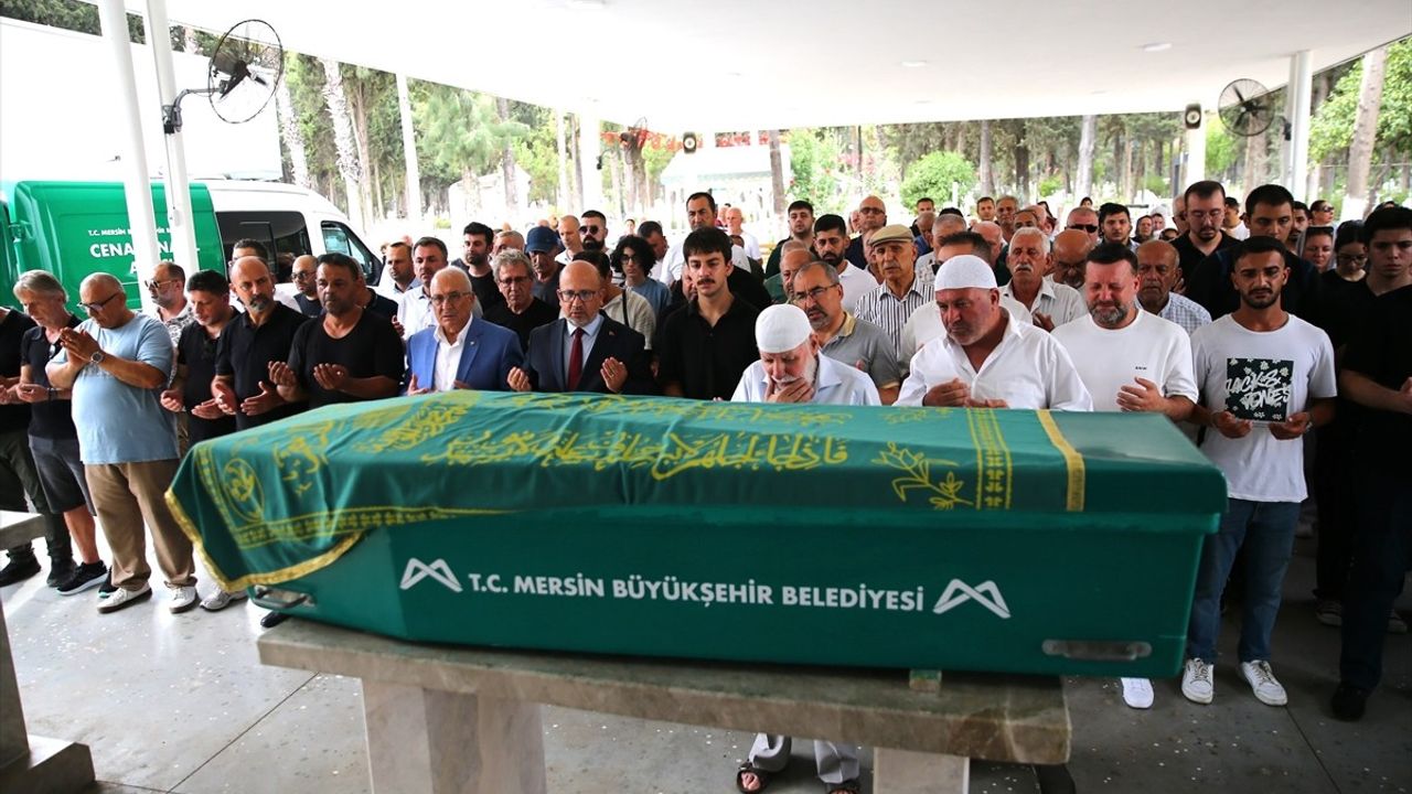 Erdem Sabih Anılan Mersin'de Son Yolculuğuna Uğurlandı