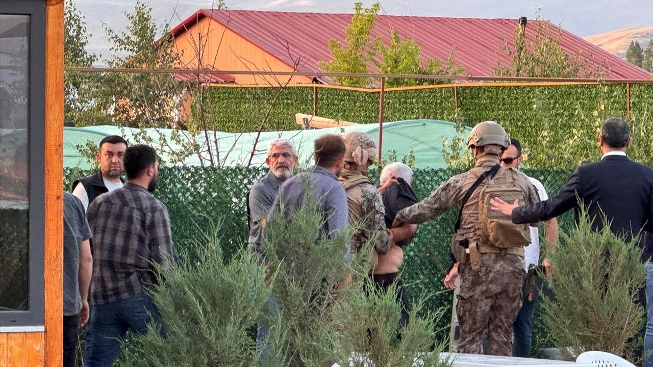 Erzurum'de Akaryakıt İstasyonu Sahibini Öldüren Zanlı ve Üç Şüpheli Yakalandı