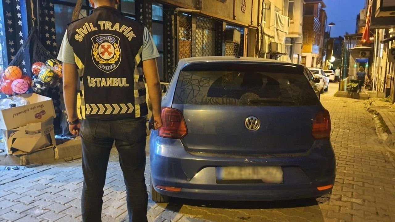 Fatih'te Makas Atan Sürücüye 11 Bin 253 Lira Ceza