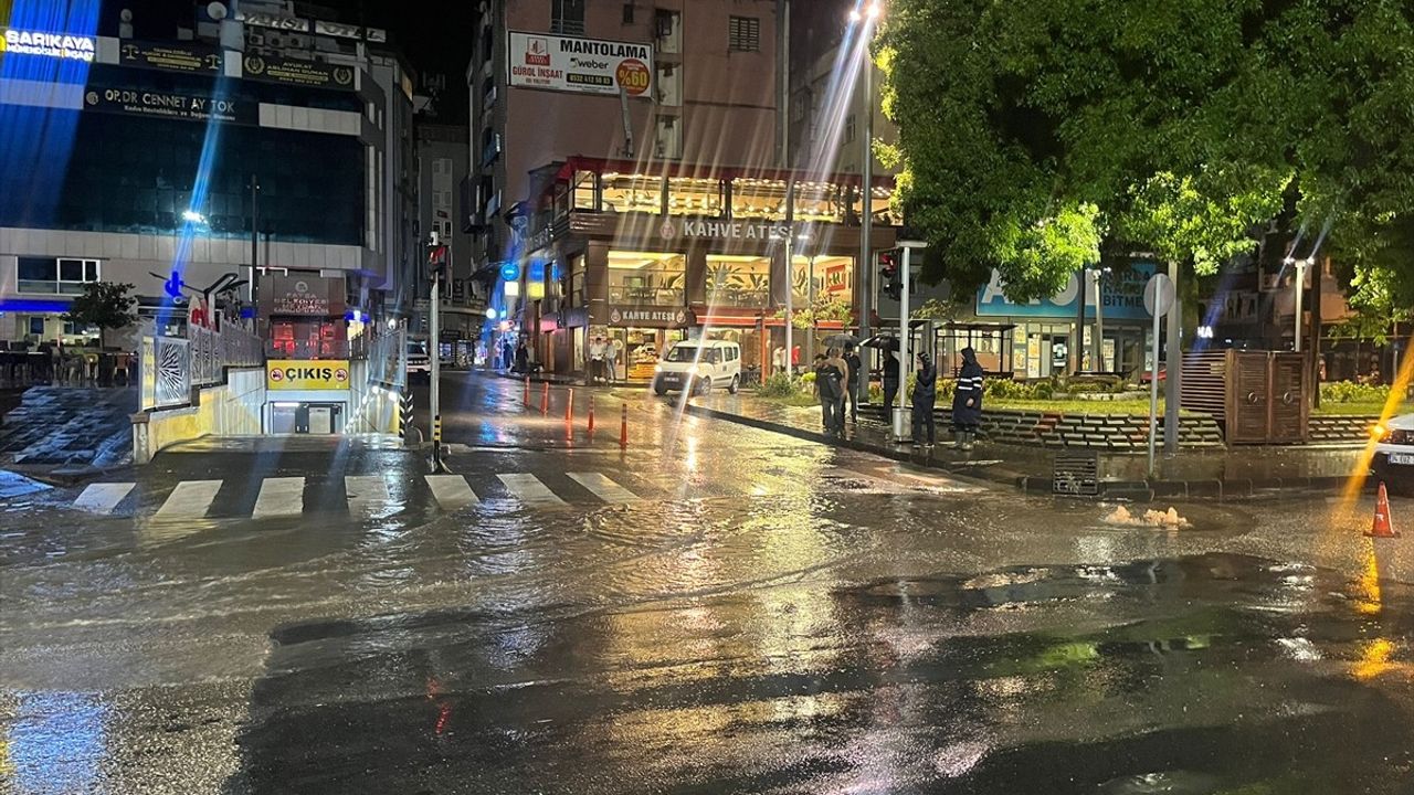 Fatsa'da Sağanak Yağış Su Baskınlarına Neden Oldu