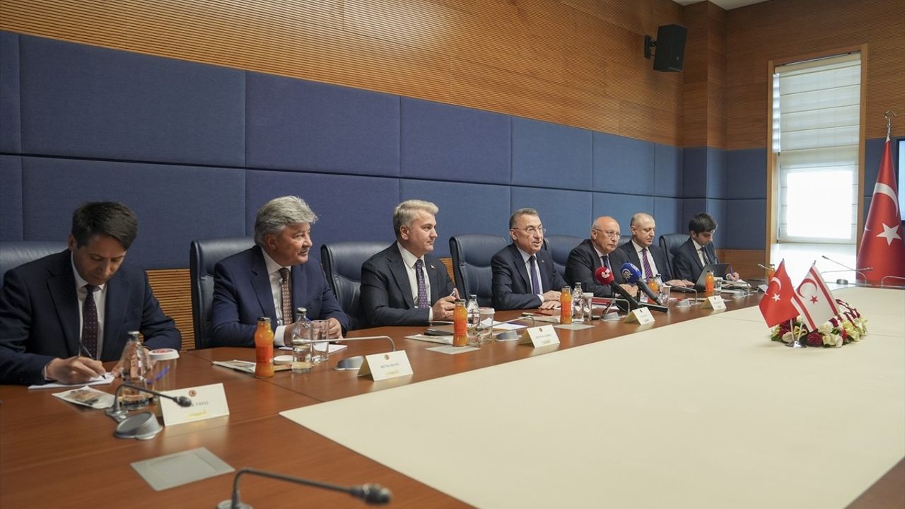 Fuat Oktay, KKTC Heyeti ile Önemli Görüşme Gerçekleştirdi