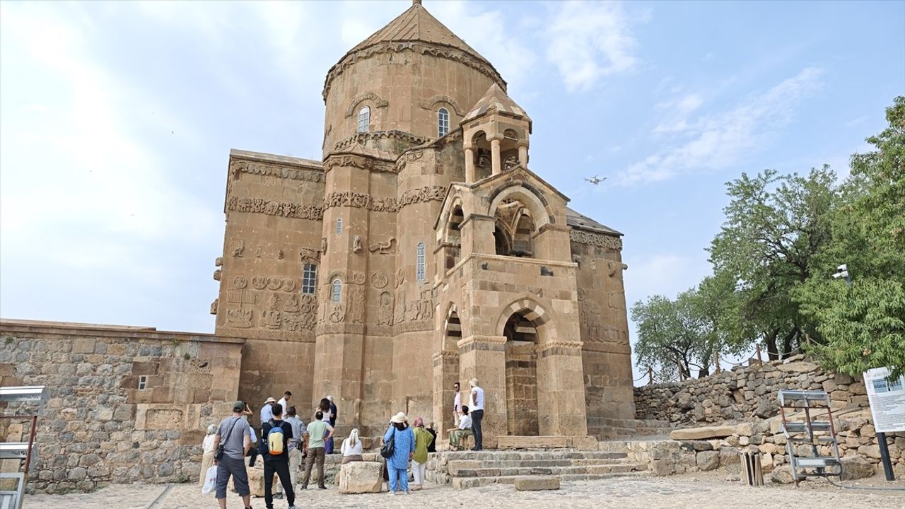 Gazeteciler Van'ın Tarihi ve Kültürel Zenginliklerini Keşfetti