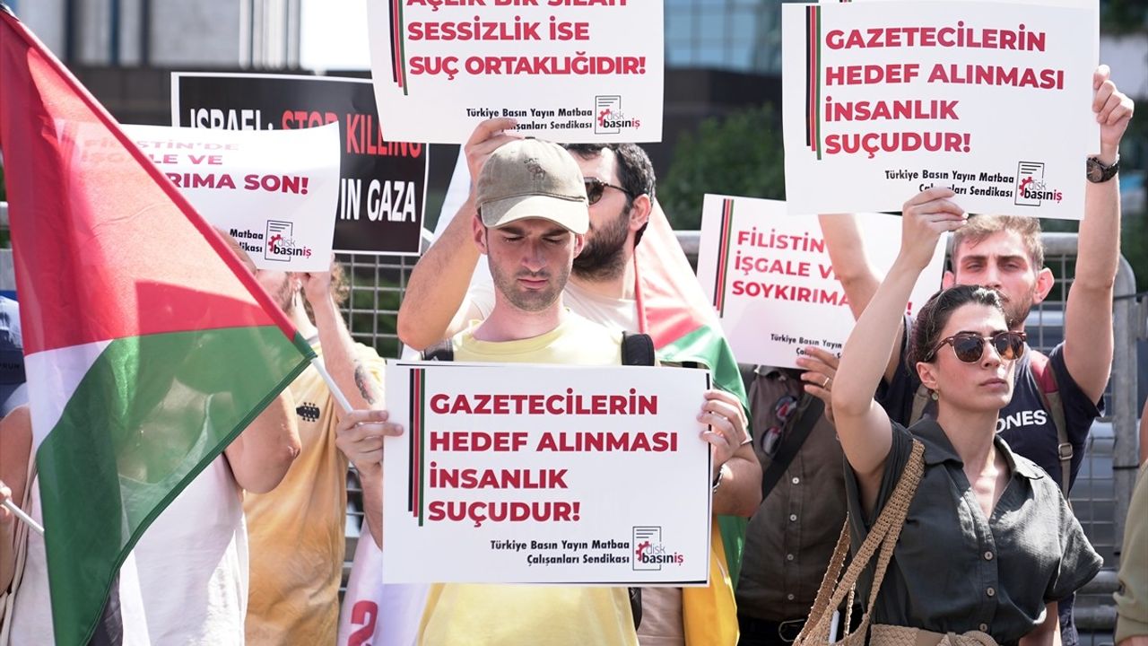 Gazetecilerden Filistin'deki Hak İhlallerine Protesto