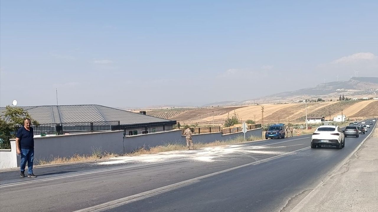 Gaziantep'te Otomobil ile Hafif Ticari Araç Çarpıştı: 7 Yaralı