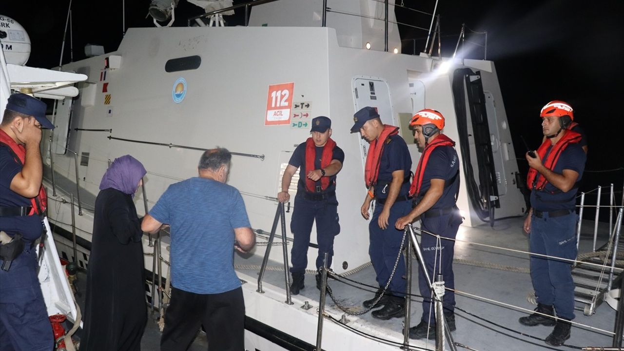 Gökçeada ve Bozcaada'daki Hastalar Sahil Güvenlik ile Kurtarıldı