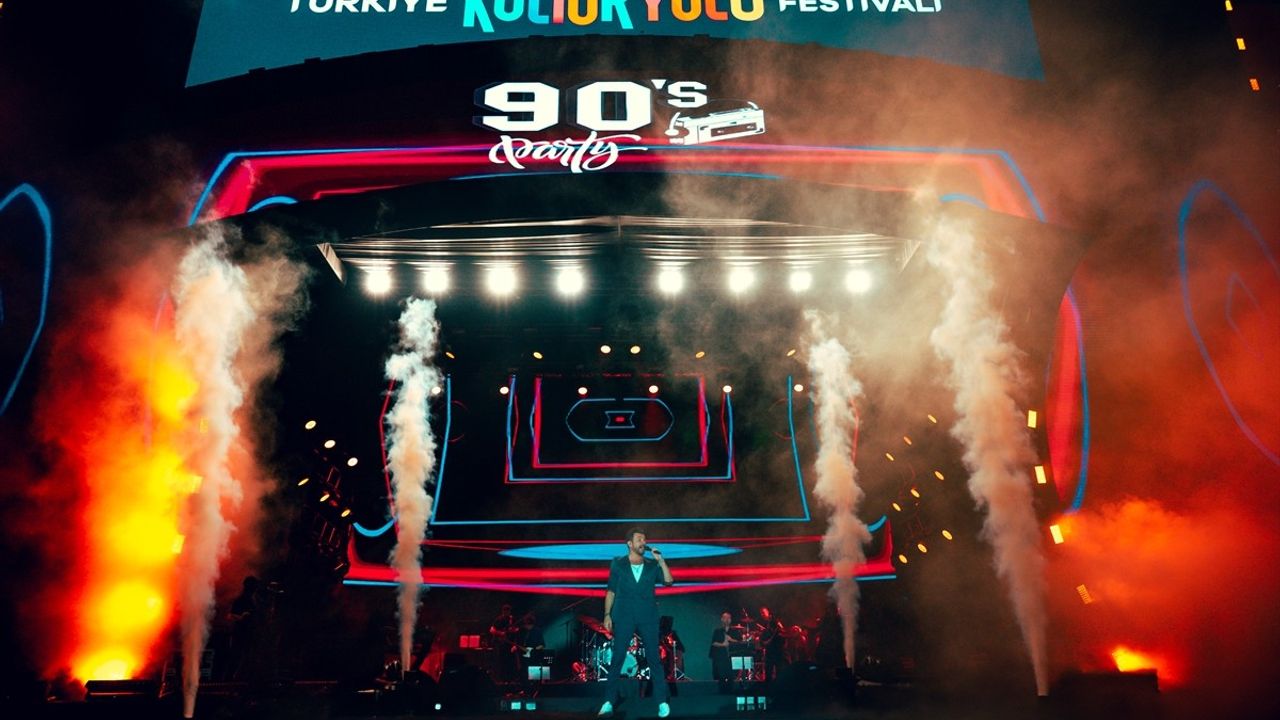 Gökhan Tepe, Van Kültür Yolu Festivali'nde Unutulmaz Bir Konser Verdi