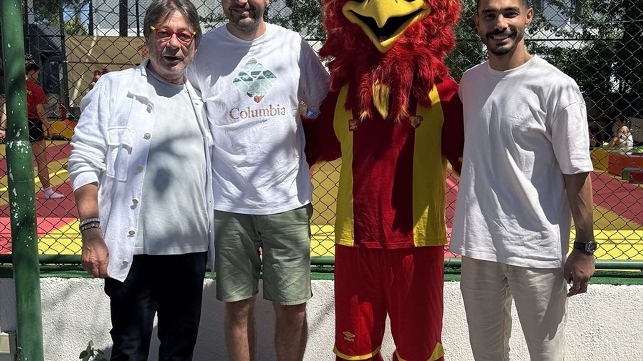 Göztepe Onursal Başkanı Mehmet Sepil, Çeşme'deki Spor Okullarıyla Buluştu