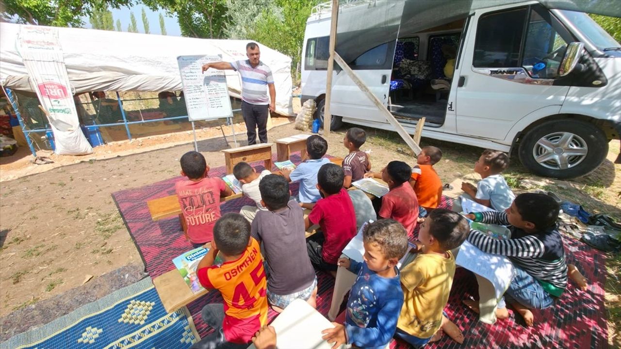 Gümüşhacıköy'de Mevsimlik Tarım İşçileri İçin Çadır Kur'an Kursu