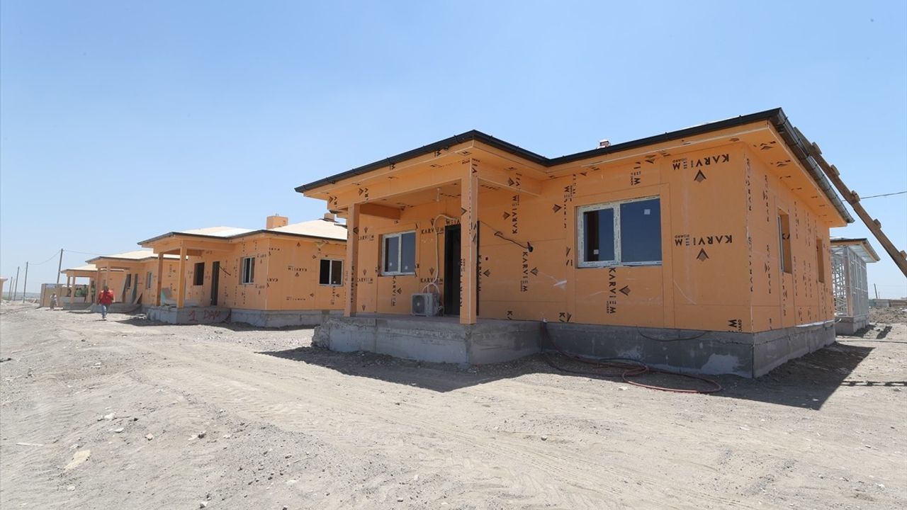 Hatay Antakya'da 607 Kırsal Afet Konutunun Yapımı Devam Ediyor